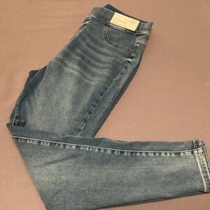St. John’s Bay pull on jeggings- NEW